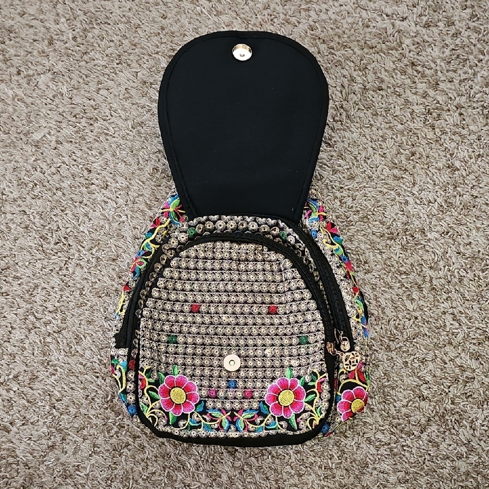 Floral Embroidered Sling Bag - Picture 2 of 8